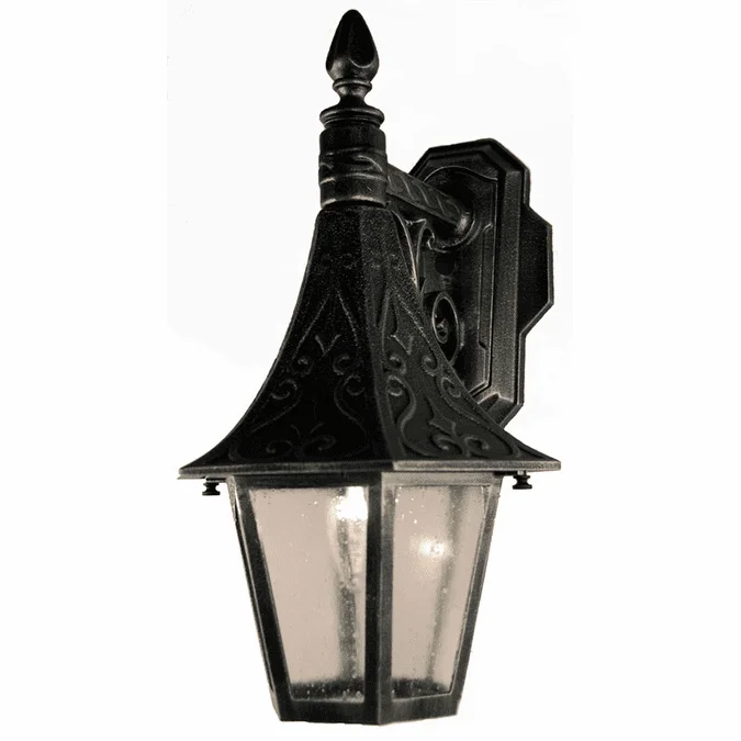 Hanover Lantern B22212 St. Augustine Small Traditional Outdoor Wall Lamp