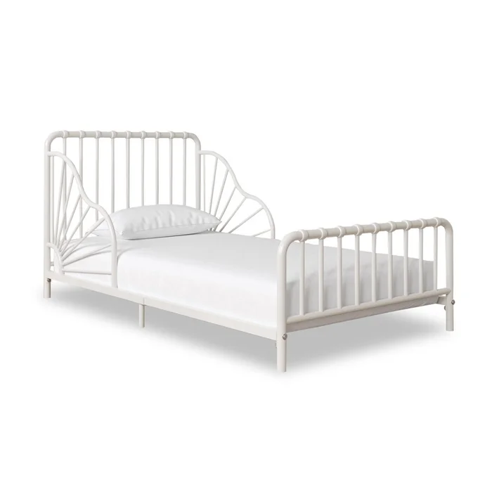 Little Seeds Quinn Whimsical Metal Toddler Bed – White|Lit Quinn Whimsical de Little Seeds en mtal pour bambin – blanc