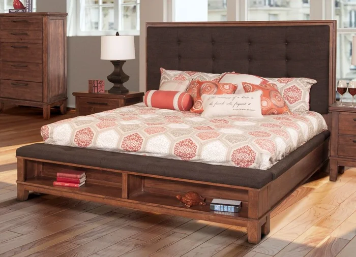 New Classic Furniture Cagney Cal King Bed in Chestnut