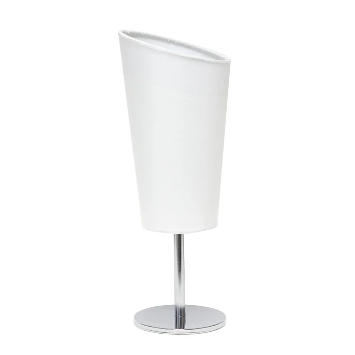 Simple Designs Mini Chrome Table Lamp with Angled Fabric Shade – White|Mini lampe de table de SimpleDesigns chrome avec abat-jour inclin en tissu – blanche