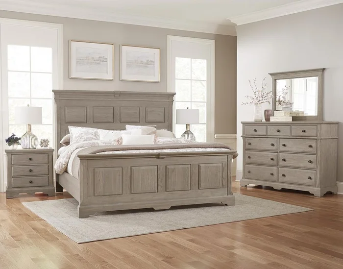 Vaughan-Bassett Heritage 2pc Mansion Bedroom Set in Greystone